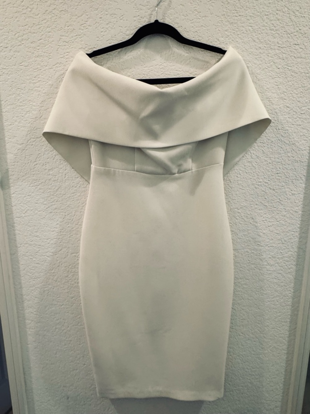 Off shoulder cocktail perfection zipper back